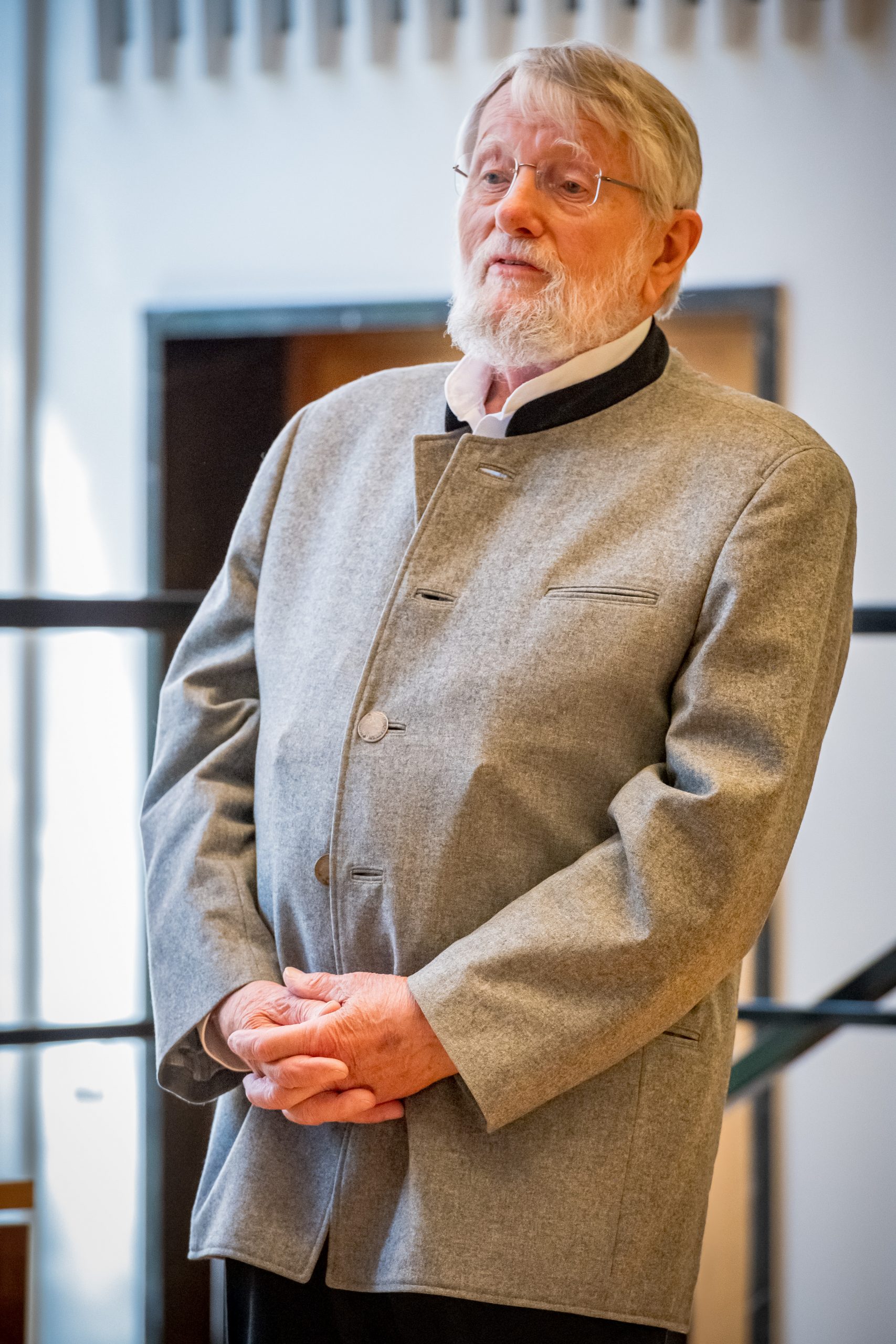 Prof. Dr. Dr. em. Johannes Hofmann